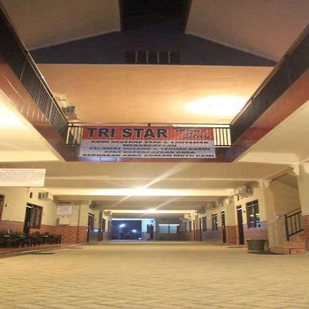 Tri Star Homestay Madiun Exterior foto
